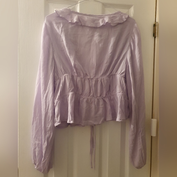 BNWT Stradivarius Lilac Long Sleeved Ruffle Top - Picture 2 of 11